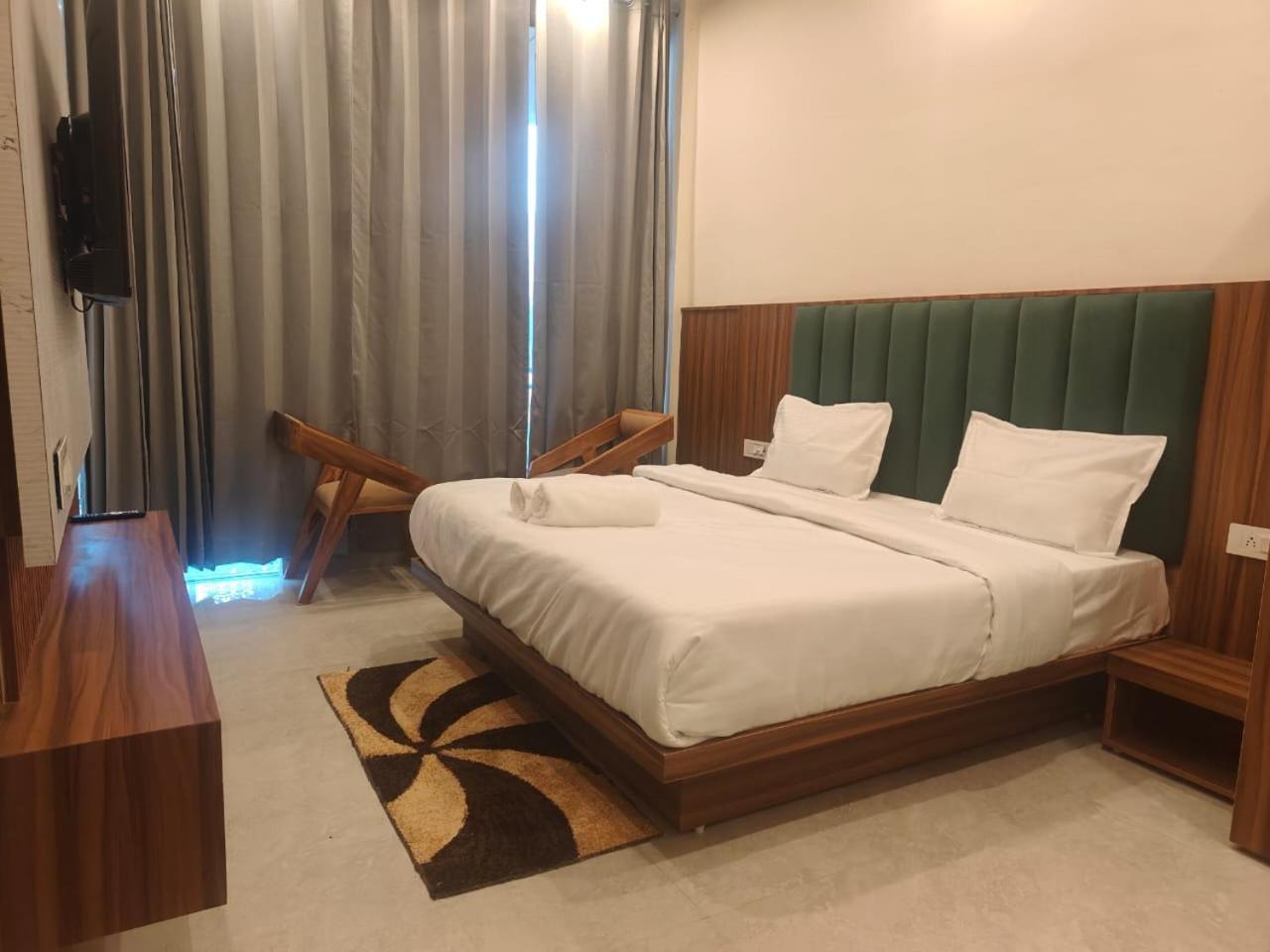 Aroma Resort Rishīkesh Extérieur photo