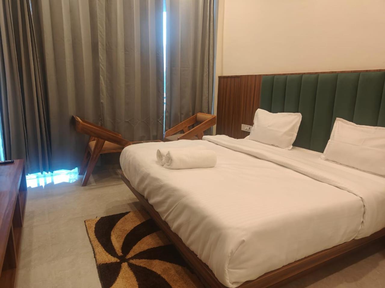 Aroma Resort Rishīkesh Extérieur photo